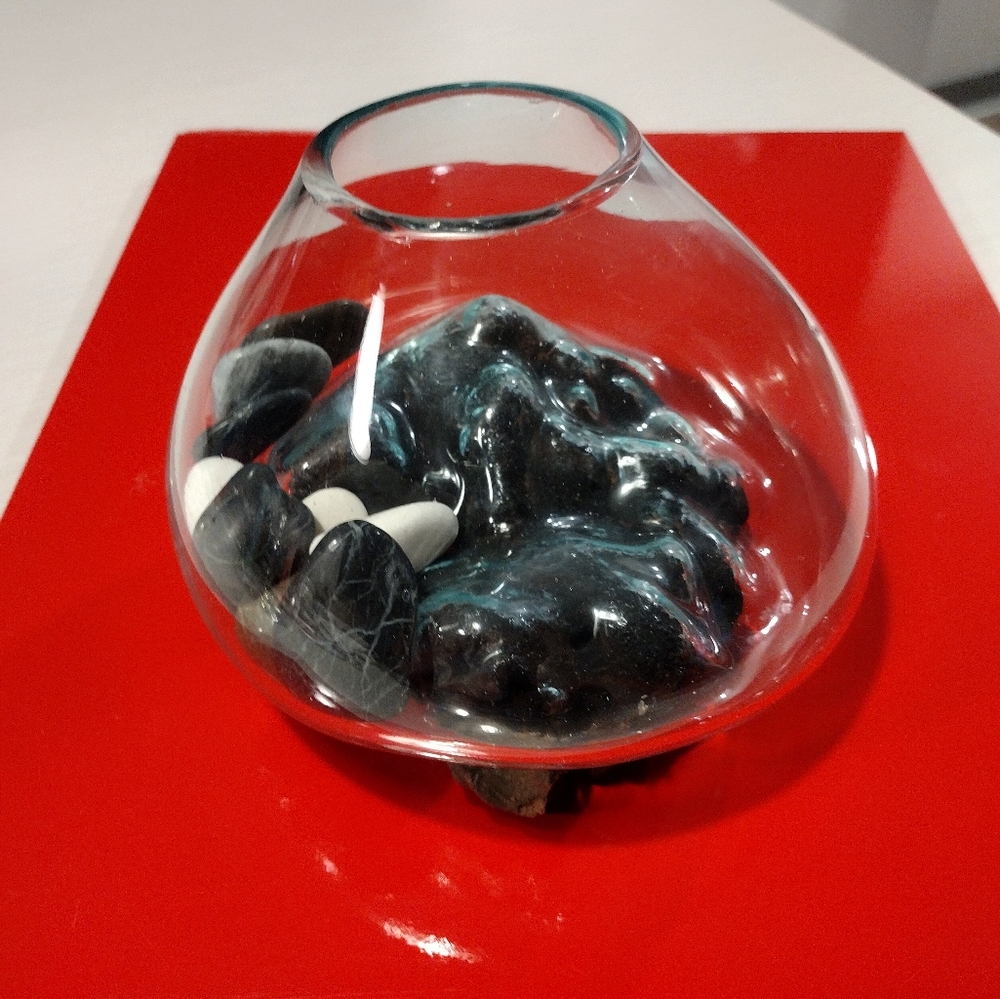 Elegant Glass Vase with Black and White Stones